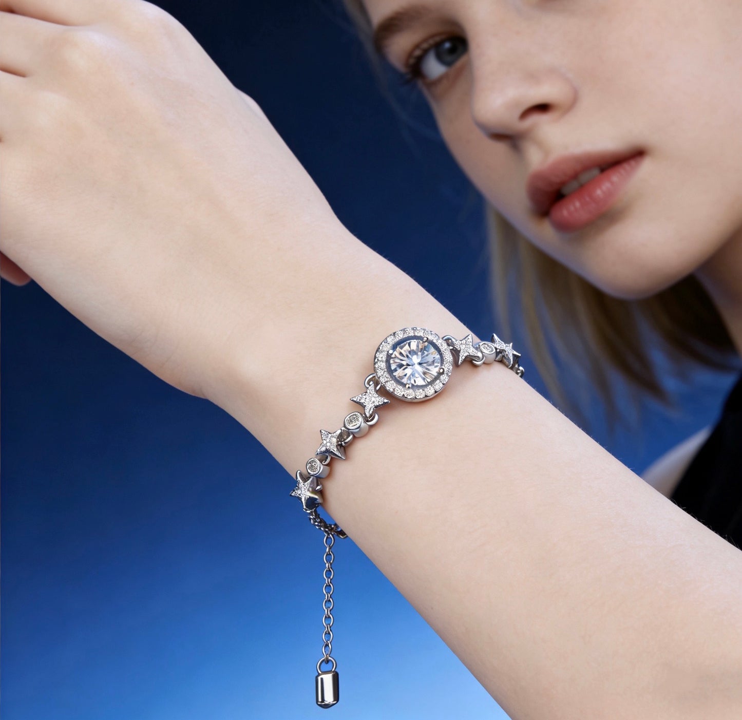 Premium women's bracelet featuring high-carbon diamond and white copper